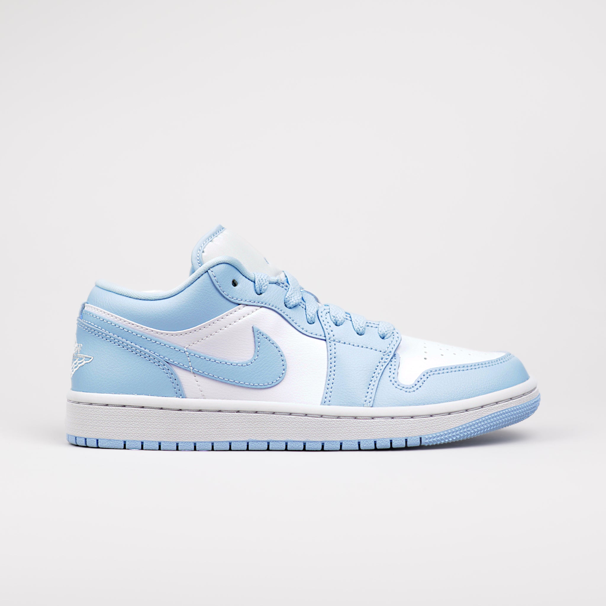 Jordan 1 Low White Ice Blue (Dam)