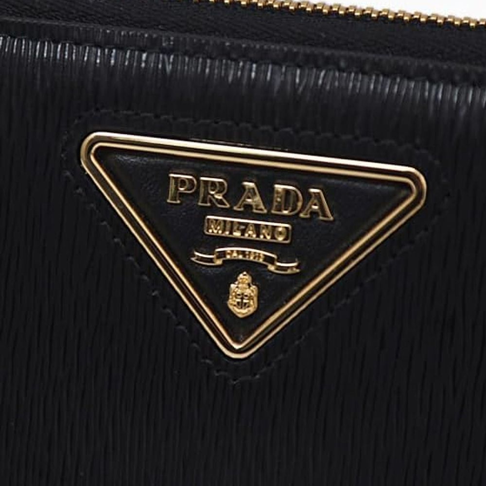 Prada Svart Plånbok I Kalvskinn