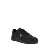 Prada Svarta Sneakers I Kalvläder Low Top