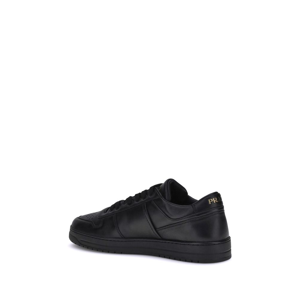 Prada Svarta Sneakers I Kalvläder Low Top