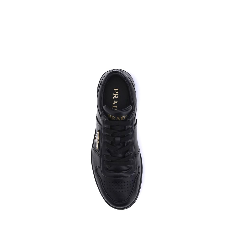 Prada Svarta Sneakers I Kalvläder Low Top