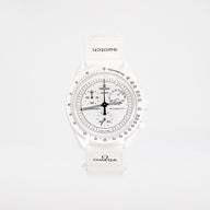 Swatch x Omega Bioceramic Moonswatch Mission To Moonphase Snoopy SO33W700﻿