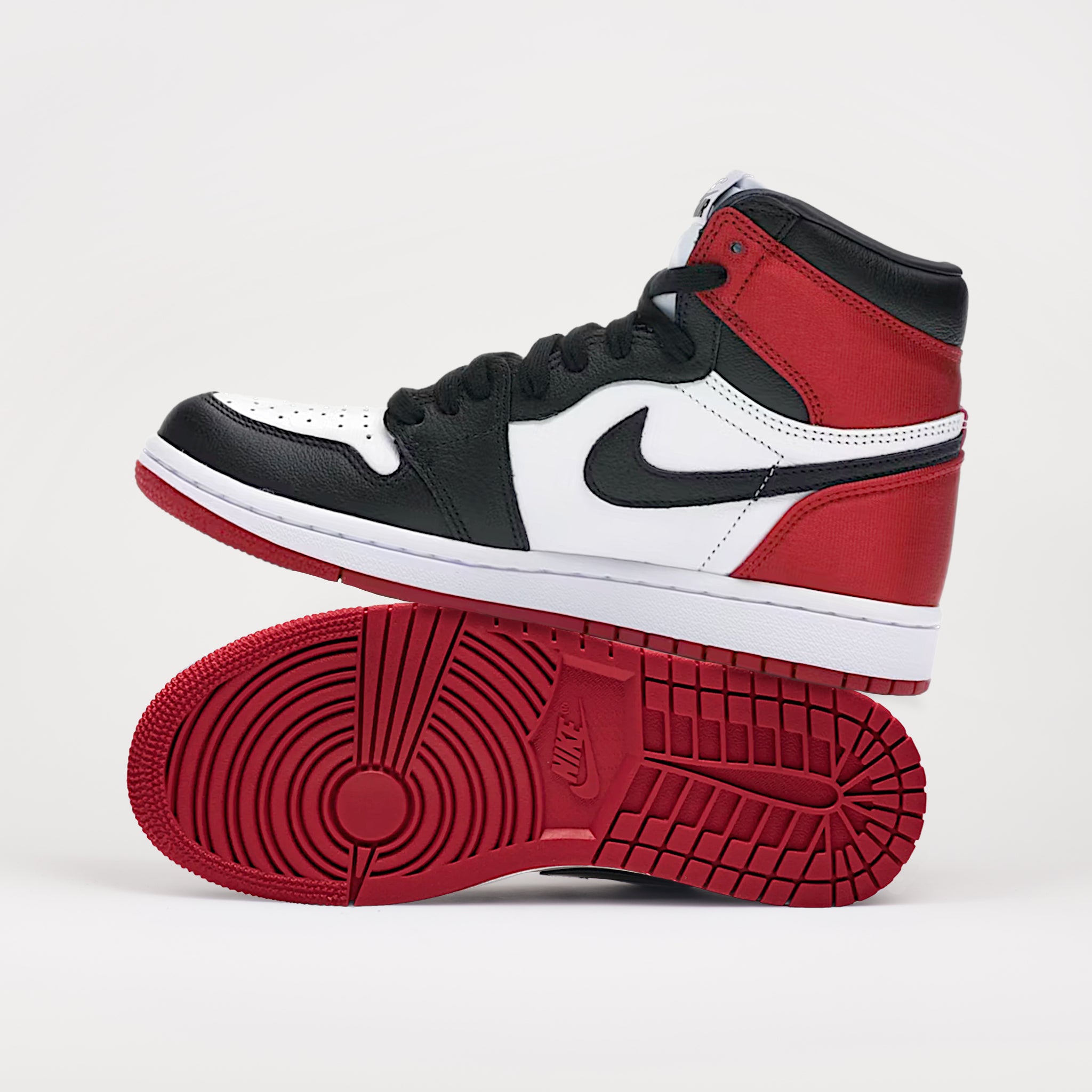 Jordan 1 Retro High Satin Black Toe (Dam)
