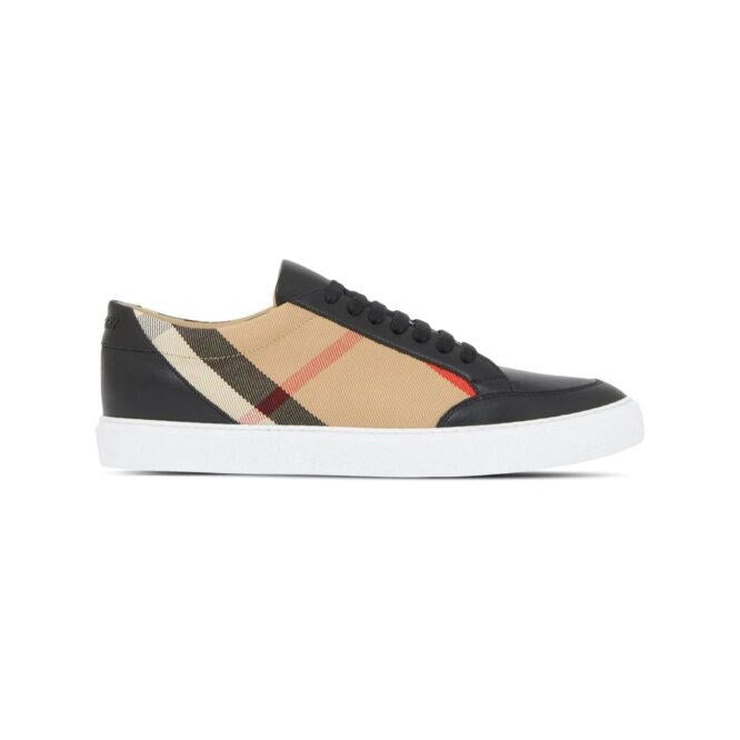 Burberry Svarta Sneakers I Läder New Salmond