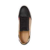 Burberry Svarta Sneakers I Läder New Salmond
